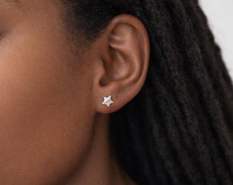 Sterling Silver Textured Star Stud Earrings – 8mm