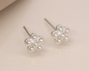 Vintage Style Sterling Silver Pearl Daisy Flower Stud Earrings – 7mm