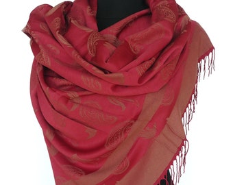 Scialle rosso con motivo paisley, pashmina bordeaux con motivo paisley, copricostume da ospite per matrimonio, scialle oversize boho bordeaux, scialle boho bordeaux