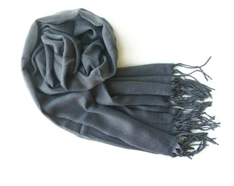 Scialle in pashmina grigio antracite per matrimonio, pashmina grigio scuro per damigella d'onore, sciarpa grigio scuro, regalo per damigella d'onore, scialle oversize grigio scuro