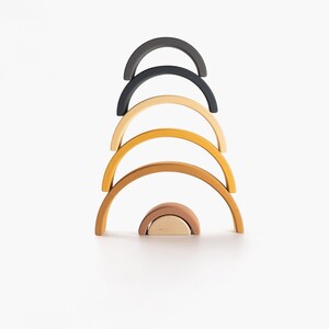 Empileur darche de jouet arc-en-ciel en bois de cadeau en bois pour les jouets élégants à la moutarde de décoration de crèche pour enfants image 4