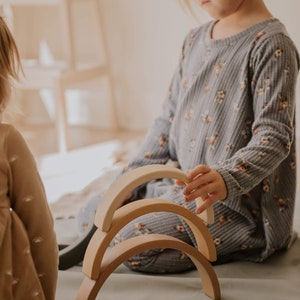 Empileur darche de jouet arc-en-ciel en bois de cadeau en bois pour les jouets élégants à la moutarde de décoration de crèche pour enfants image 7