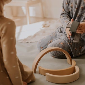 Empileur darche de jouet arc-en-ciel en bois de cadeau en bois pour les jouets élégants à la moutarde de décoration de crèche pour enfants image 6