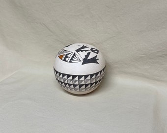 Native American traditional hand coiled round Acoma seed pot with collared lizard & rain cloud designs