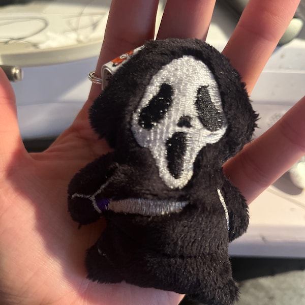 chibi Horror Ghost Face   Plush Keychain