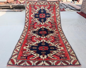 Raro tappeto antico del Karabakh, fatto a mano in lana caucasica, con motivo tribale geometrico a medaglione, dimensioni 3'6 x 6'10