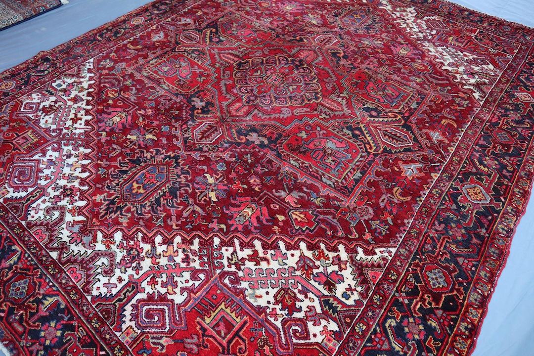 9x12インチのアンティークアフガンラグ：手織りウール、レッド