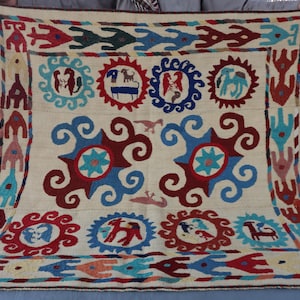 4x4 Beige Kilim Area Rug - Flat-weave Tribal Suzani Uzbek-style Animal Pictorial Kilim - Hand-Knotted Organic Wool Kilim - Living Room Rug