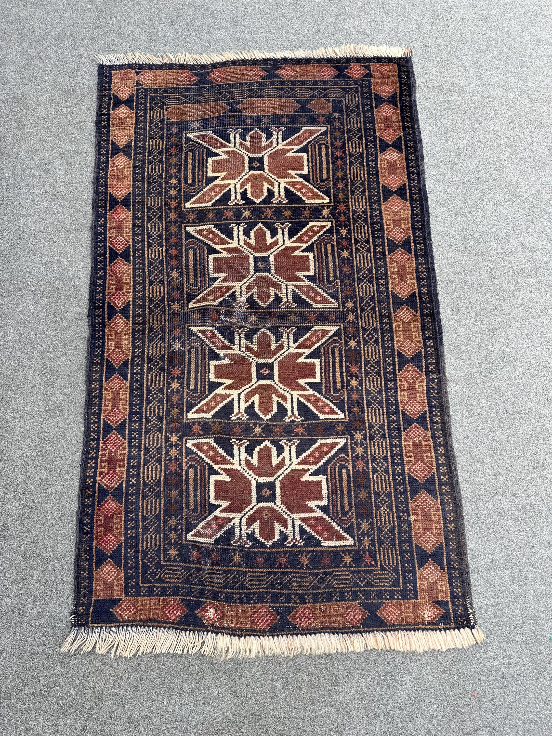 ヴィンテージ バルーチラグ 2'7x4'5、ハンドメイド アフガニスタン