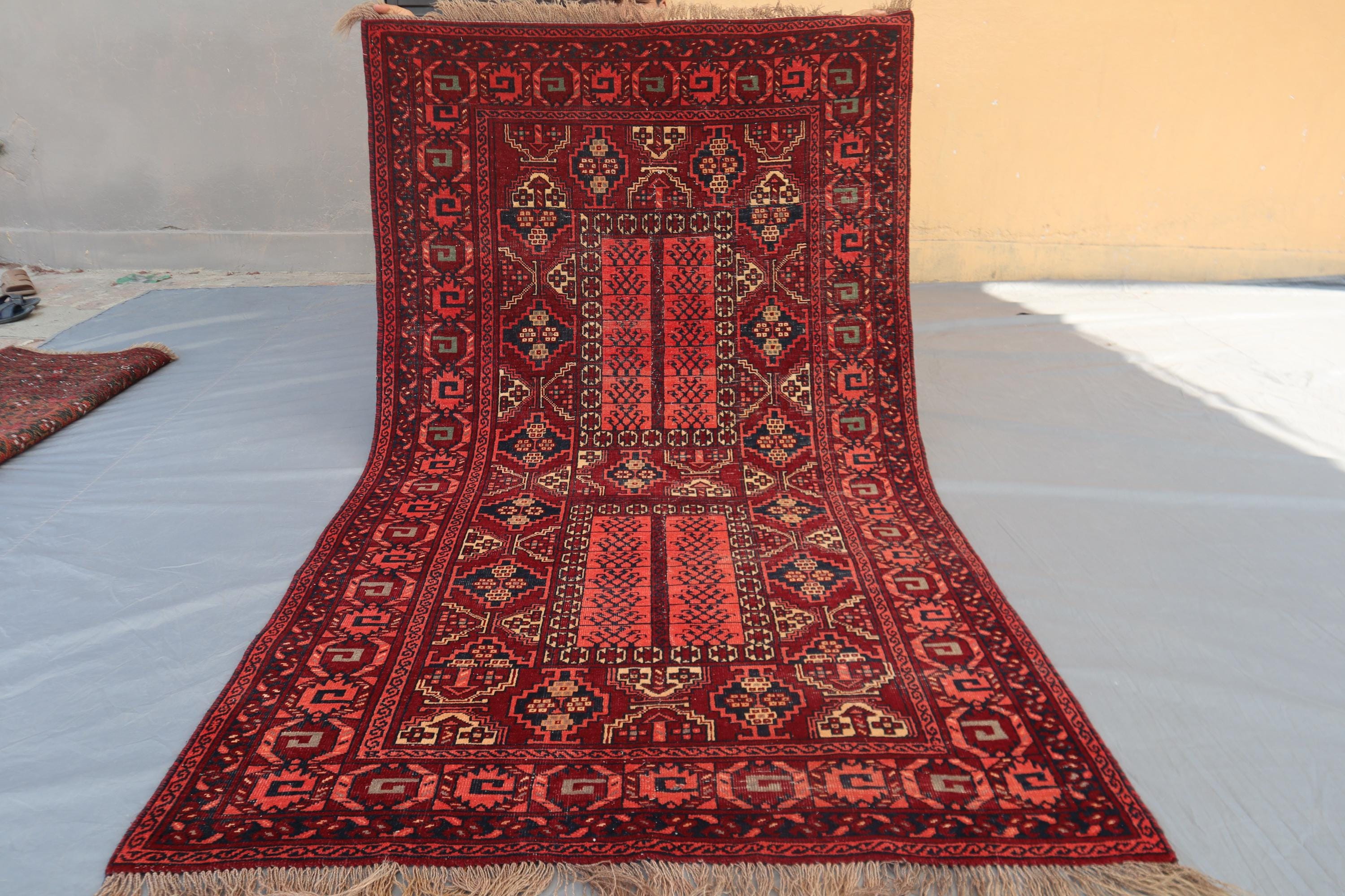 ヴィンテージトルクメンウールラグ 4x7：レッドトライバルパルデ