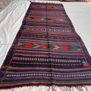 Vintage marineblauwe platgeweven Afghaanse kilim vloerkleed (4x10 voet) | Oosters gestreept ontwerp | Handgeweven wollen vloerkleed in tribale stijl | Loper voor hal en woonkamer