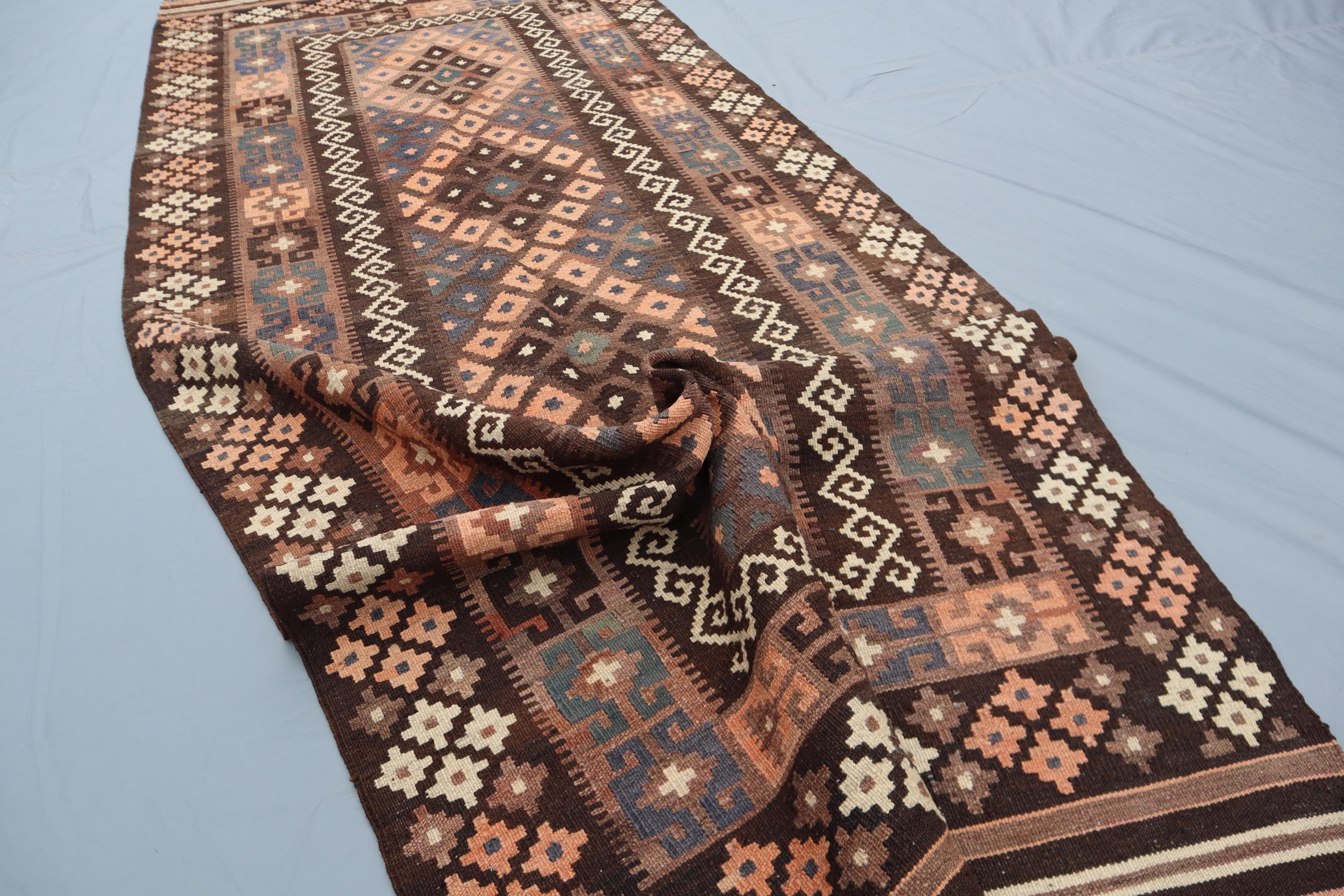 ヴィンテージ トルコ キリム ランナーラグ：手織りウール、幾何学模様