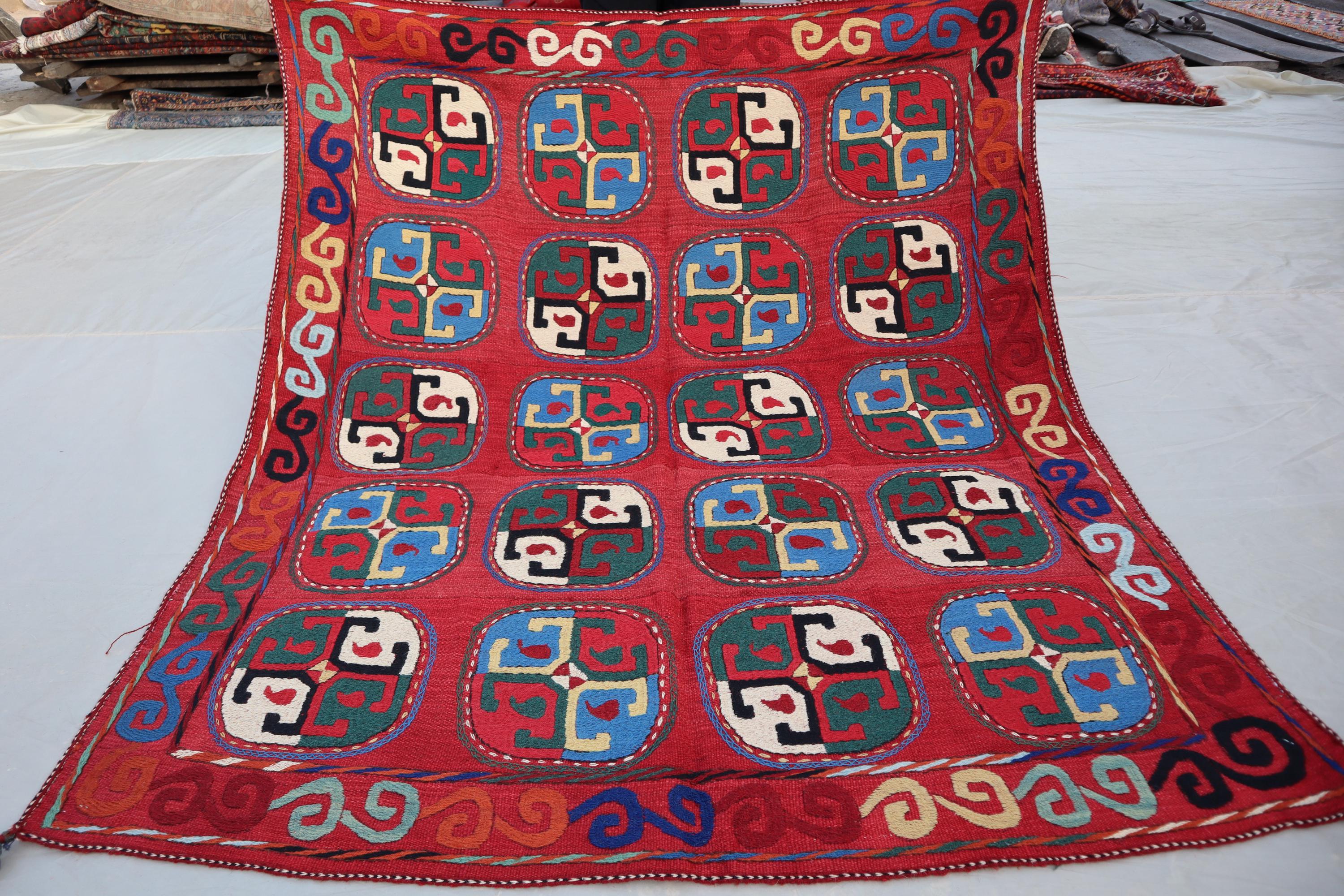 キリム 手織りスザニ スーパー ヴィンテージ 118cmx190cm ラグ キリム 手織りスザニ スーパー ヴィンテージ 118cmx190cm ラグ キリム