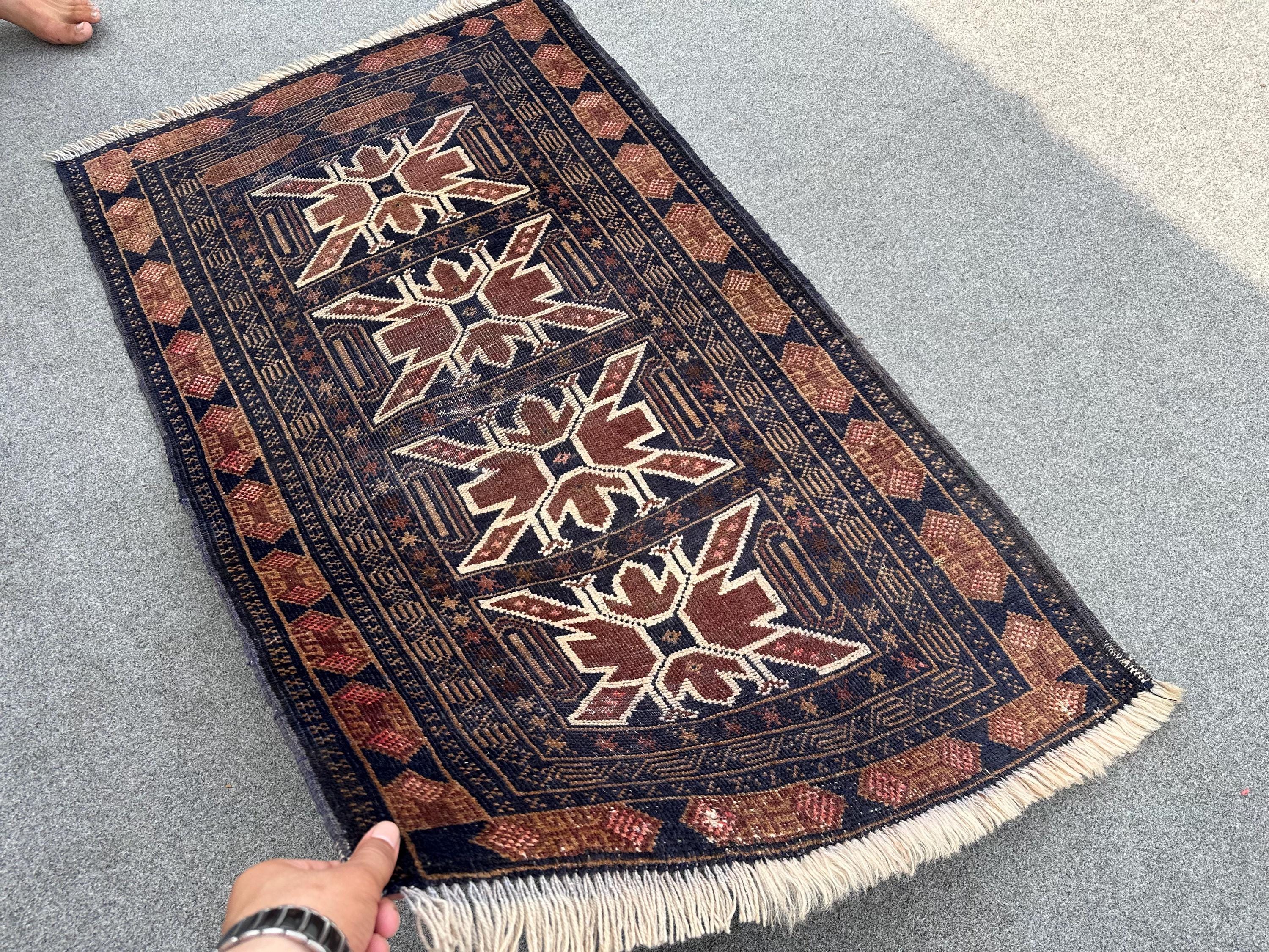ヴィンテージ バルーチラグ 2'7x4'5、ハンドメイド アフガニスタン