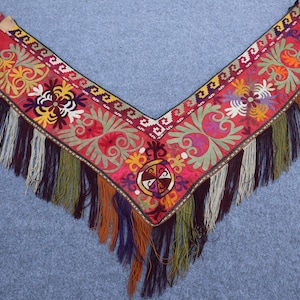 2&#39;8x2&#39;8ft Antique Hand Woven Uzbek Suzani Wall Hanging Home Decor Kilim Rug. Uzbek Old Rug