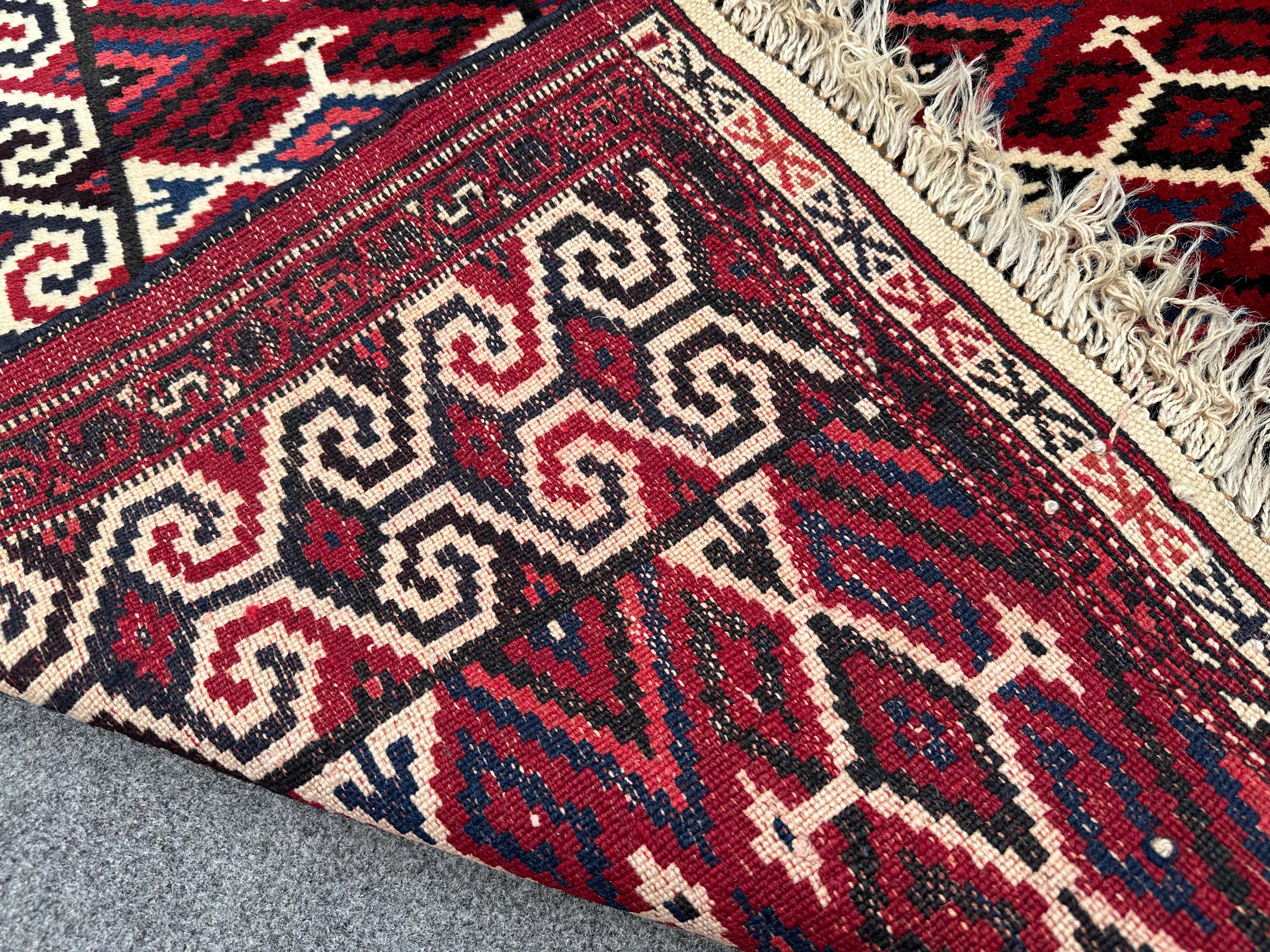 ヴィンテージの手織りアフガニスタンバルーチウールラグ – 3x3'10