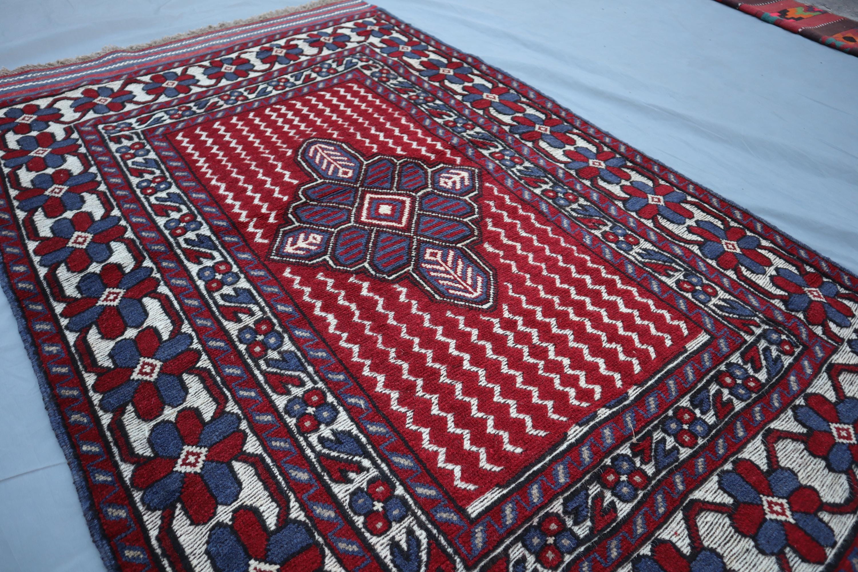 1980s Afghan Baluchi Wool Rug – Hand-knotted Floral Berjesta