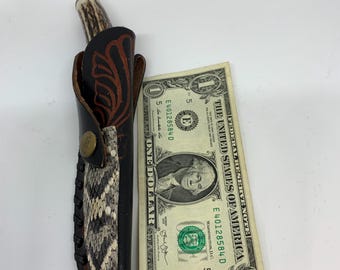 Fodero per coltello in vera pelle di serpente a sonagli con bottone automatico