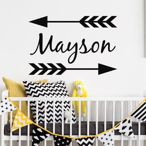 Adesivo da parete personalizzato con nome freccia: decorazione per cameretta in stile boho, vinile in stile avventura tribale n. 73