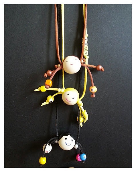 Collar de acero de titanio con cara sonriente para hombr y mujer