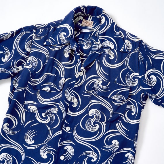 Vintage 1950s Rayon Atomic Loop Collar Shirt Small
