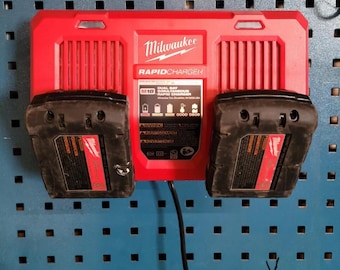 MILWAUKEE Rapid Dual 18V Magnetic Mount, For Cat. No. 48-59-1802, Adapts Charger to mount on Metal Surface
