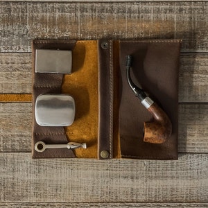 Rustic Kodiak Leather - Medium Tobacco Pipe Pouch / Pipe Roll / Pipe Bag - Oiled Caramel Finish with Removable Pipe Rest