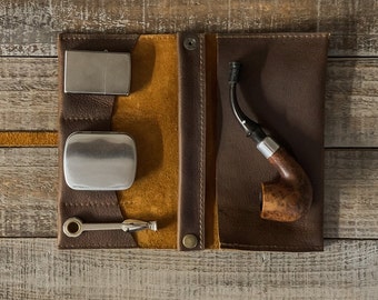 Rustic Kodiak Leather - Medium Tobacco Pipe Pouch / Pipe Roll / Pipe Bag - Oiled Brown Finish with Removable Pipe Rest and Tin