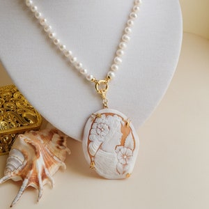 Necklace with Torre del Greco Ovale cameo pendant, natural pearls, 925 silver, Italian necklace image 1