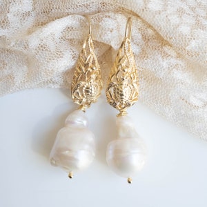 Earrings with large baroque pearls, antique filigree 925 yellow gold plated silver, Italian earrings