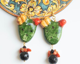 Jade necklace and hanging indian figs in green Caltagirone ceramic