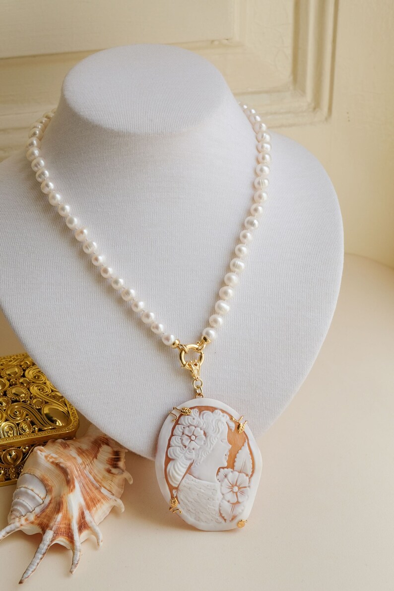 Necklace with Torre del Greco Ovale cameo pendant, natural pearls, 925 silver, Italian necklace image 1