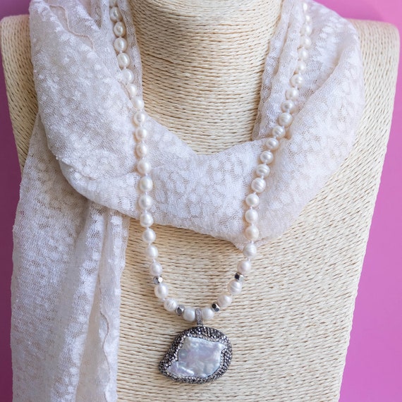 GIRISA womens Pearl choker necklace - adjustable (WP-01) : Amazon.in:  Fashion