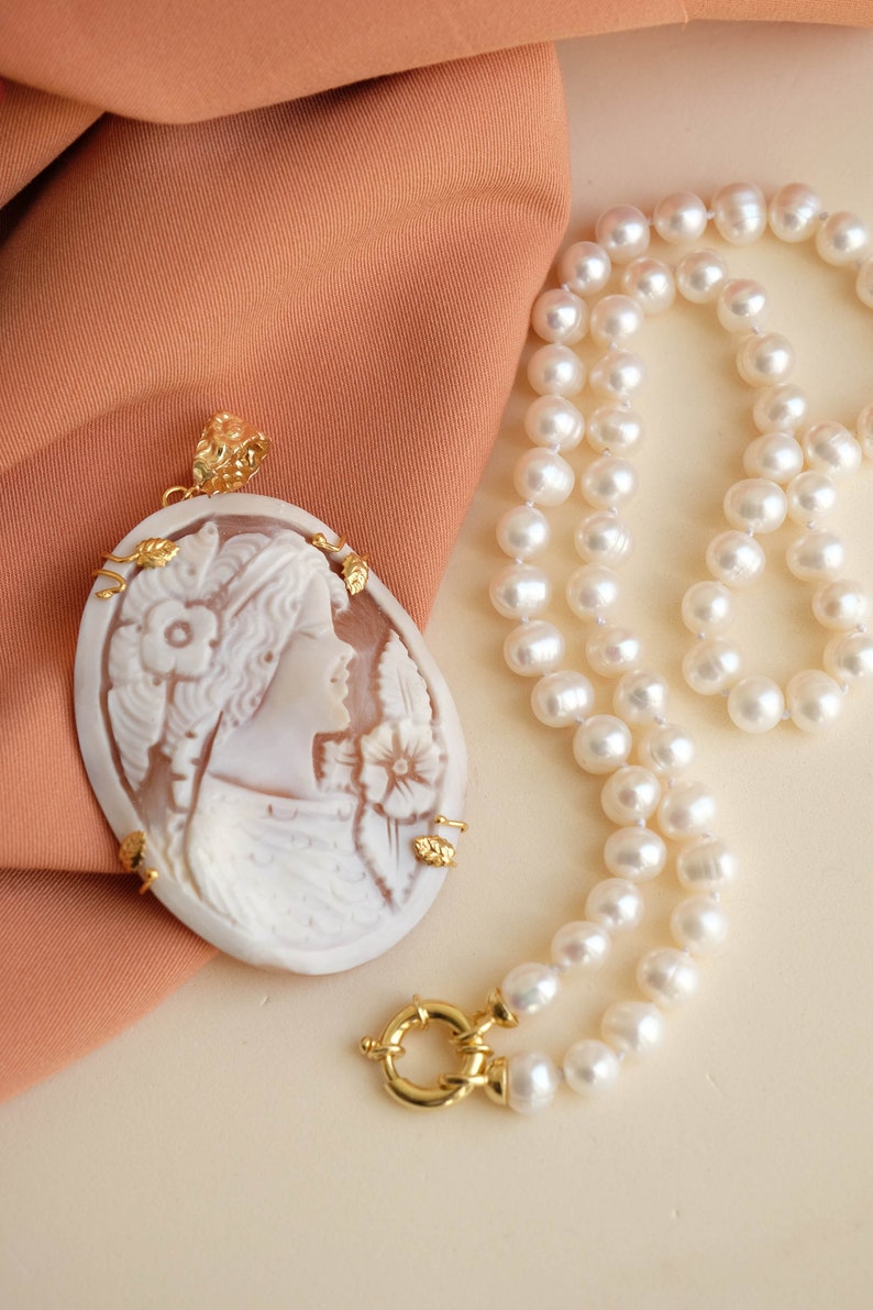 Necklace with Torre del Greco Ovale cameo pendant, natural pearls, 925 silver, Italian necklace image 7