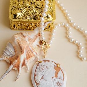 Necklace with Torre del Greco Ovale cameo pendant, natural pearls, 925 silver, Italian necklace image 3