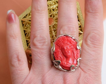 Maxi ring with cameo in coral red resin, adjustable ring, brass ring