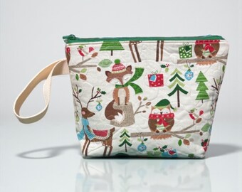 large Quilted  Winter Knitting and Crochet Project bag with Zipper and inside Pockets.
