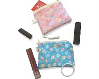 Quilted Daisy Wristlet Wallet, Pink and Blue Floral Coin Purse, Handmade Zipper Notions Pouch, Retro Daisy Fabric, Cute Gift for Her