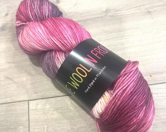 Hand Dyed DK Merino Yarn , 100 percent Merino SW,  Bold Speckled Colourway, High Contrast Indie Yarn for Statement Knits, Sweaters & Shawls