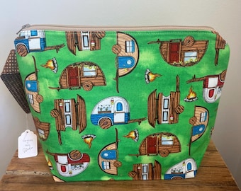 Neceser con cremallera estampado para camping, pequeño neceser de maquillaje, organizador de viaje, neceser de tela hecho a mano, regalo para campistas.
