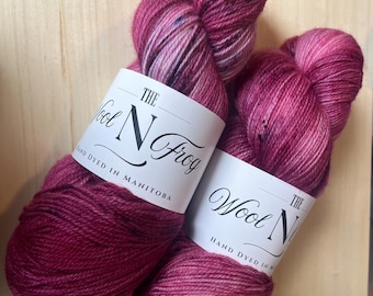 Hand Dyed yarn, Fingering Weight Superwash 80/20 Merino Nylon, Rose Burgundy Speckled  yarn. 115grams /384  meters