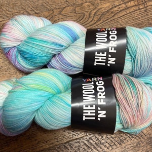 Hand Dyed Fingering Weight Yarn, 80/20 Merino Nylon Super Wash, Pastel Rainbow Speckle Multicoloured Sock Yarn, 115 grams 430 meters
