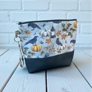 Project Bag for Knitting or Crochet, Halloween Fall or Autumn theme Fabric, Handmade Zipper Bag with Vinyl Bottom