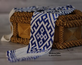 Gerdan largo blanco y azul. Gerdan tradicional ucraniano. Collar de cuentas hecho a mano. Adorno de Gerdan largo. Joyería personalizada ucraniana. Estilo ucraniano.