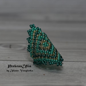 Emerald green huichol beaded ring, ring band,ring women,Modern ring band,Wide statement ring band,Seed bead jewelry,Peyote ring Flat band