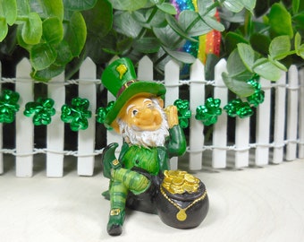 Leprechaun Sitting w/ Pot of Gold Figurine ~ St. Patrick's Day Fairy Garden & Dollhouse Accessory ~ Leprechaun Trap Irish Diorama Minis