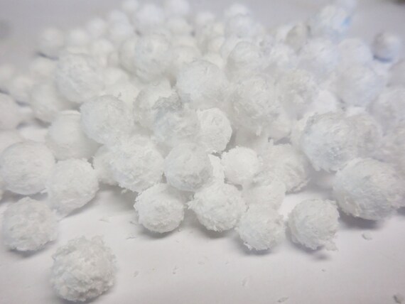 Artificial Snowballs, Fake Snowballs, Tiny White Foam Snowballs for Fairy  Garden, Terrarium, Train Set, and Miniatures or Winter Dioramas 