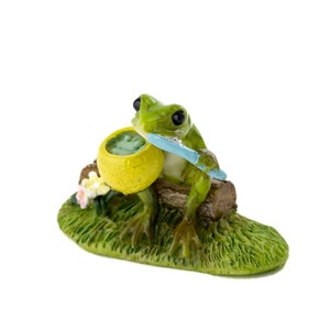 Tiny Frog Figurine Brushing Teeth ~ Woodland Fairy Garden Accessories & Supply ~ Miniature Fairy Animal Figurines ~ Frog Themed Party Decor