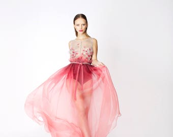 Romantik prom dress with silver embroidery