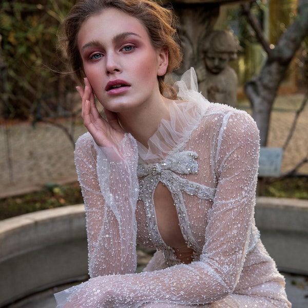 Robe de mariée longue au sol avec broderie